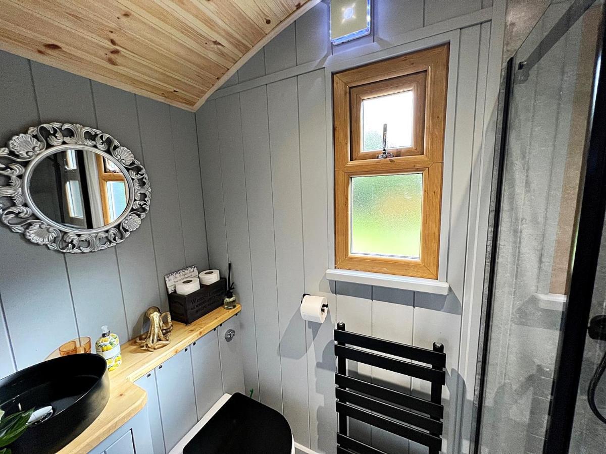 Luxury Shepherd Hut In The Peak District Бэйквэлл Экстерьер фото