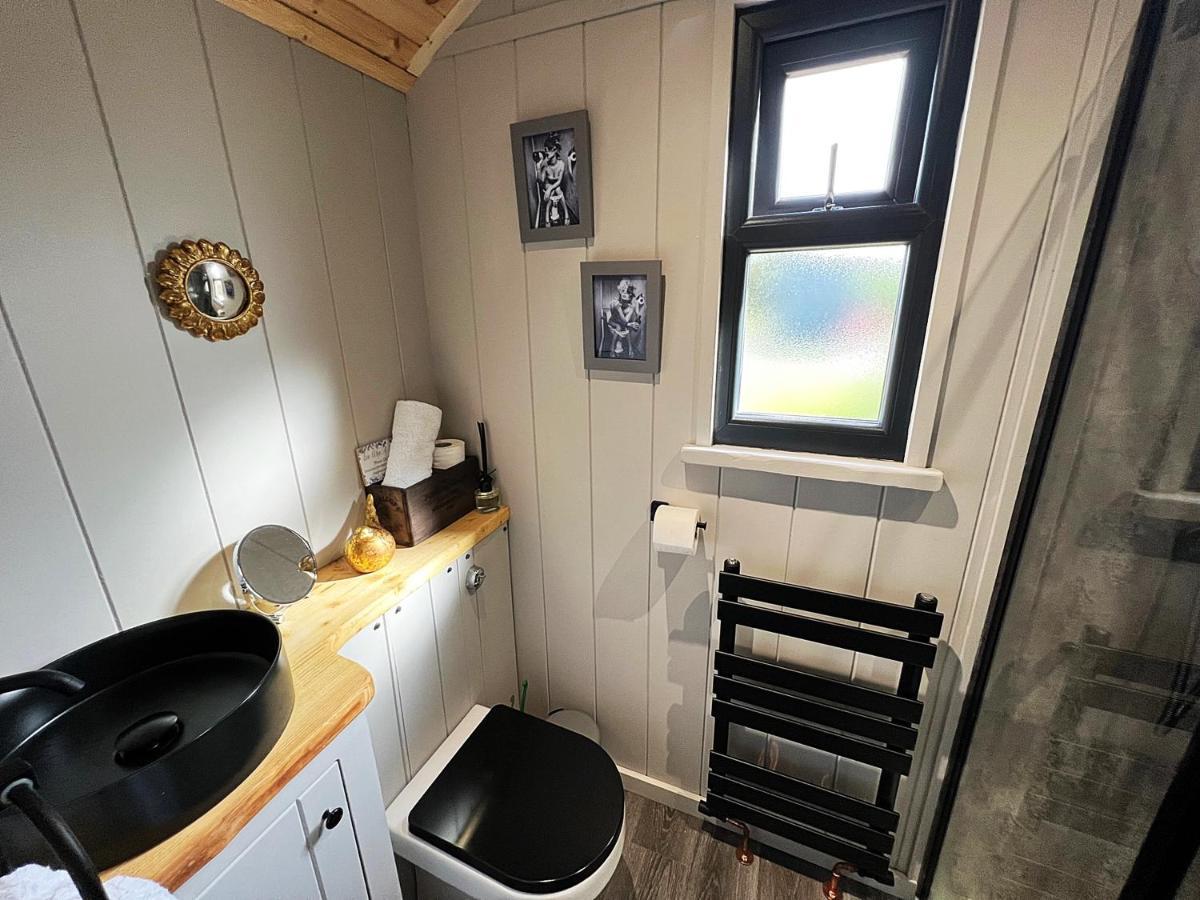 Luxury Shepherd Hut In The Peak District Бэйквэлл Экстерьер фото