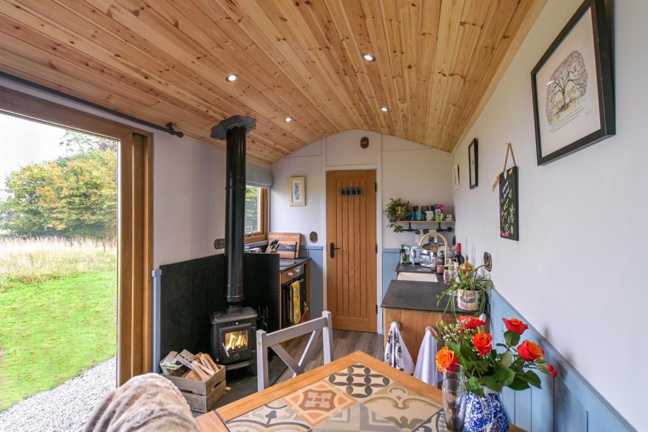 Luxury Shepherd Hut In The Peak District Бэйквэлл Экстерьер фото