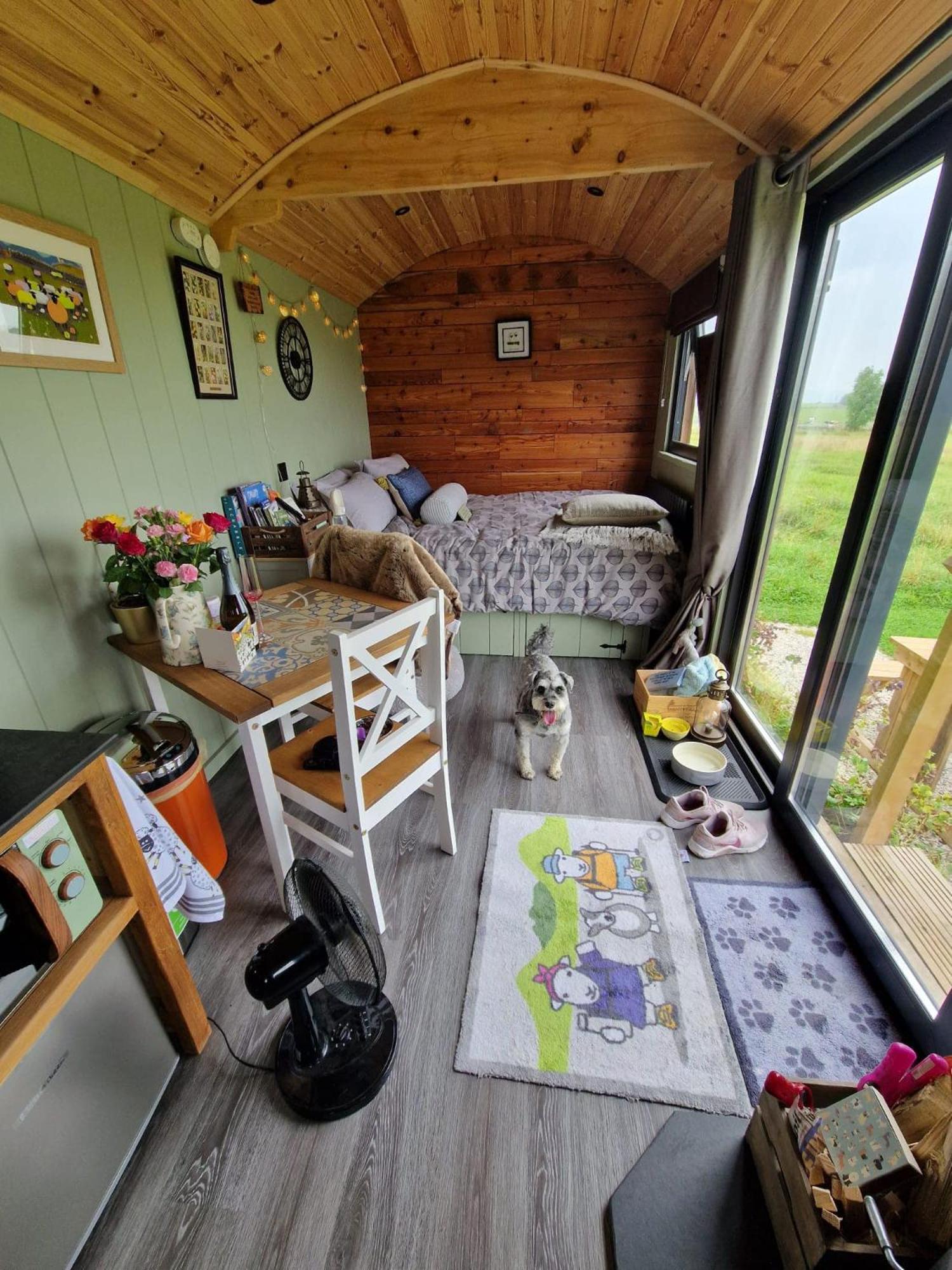 Luxury Shepherd Hut In The Peak District Бэйквэлл Экстерьер фото